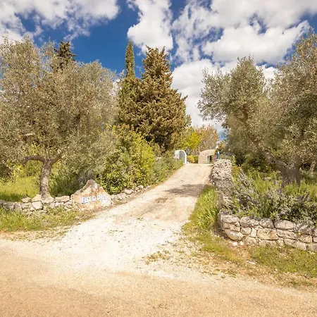 Вилла Trulli Del Sole Остуни